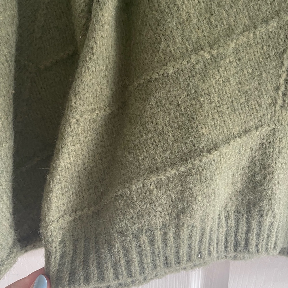 NWOT &Merci Scalloped Cropped Wide Sleeve Sweater - Picture 5 of 7
